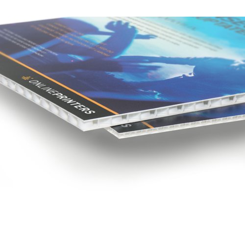 Vit kanalplastskiva, lätt och robust.