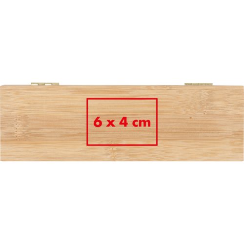 Te-påse-låda i trä med lock och fack.